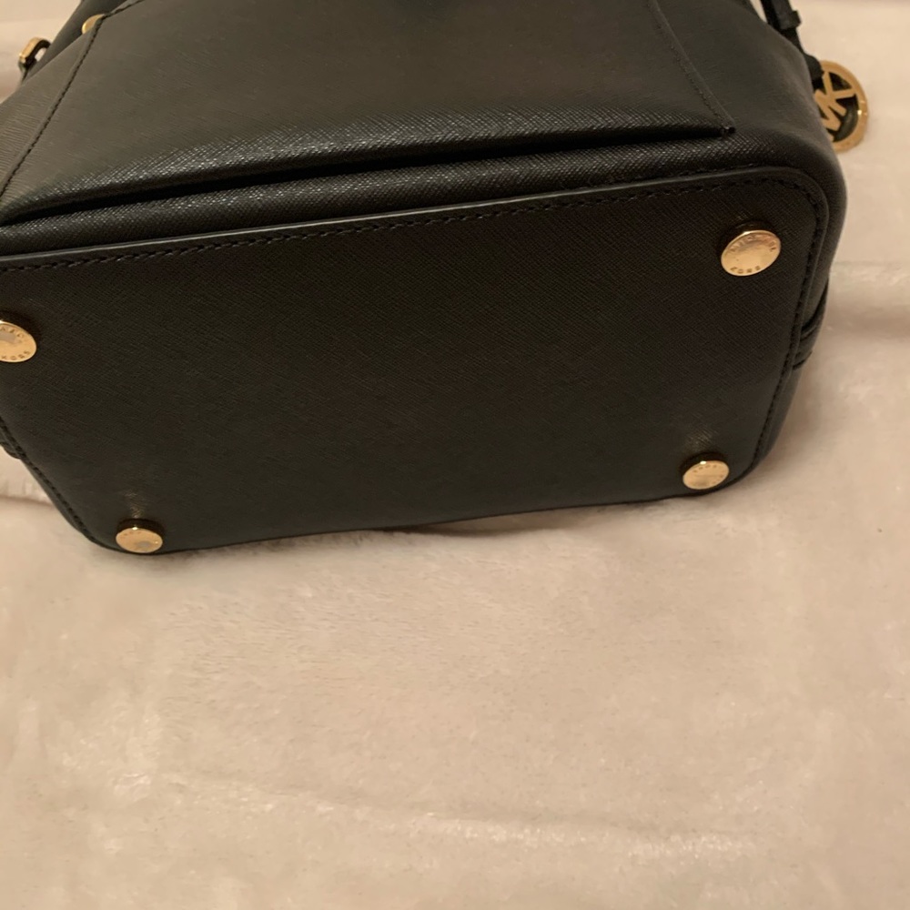 Black Michael Kors Bucket Bag - Picture 5 of 7